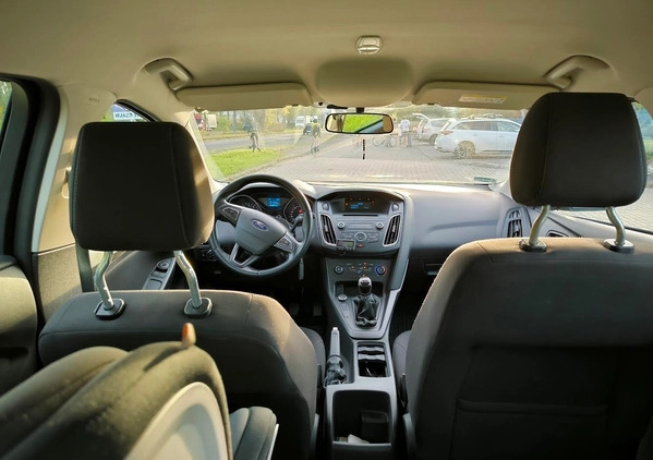 Ford Focus cena 35950 przebieg: 36000, rok produkcji 2015 z Mikołów małe 92